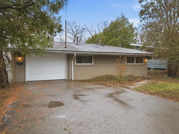 42 Oakley Blvd, Toronto, ON M1P 3P4