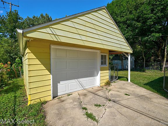 4th image of 1920 Greenbrook Ln