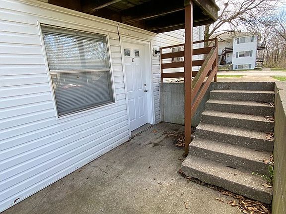 2nd image of 2908 Lawnridge Ct APT E