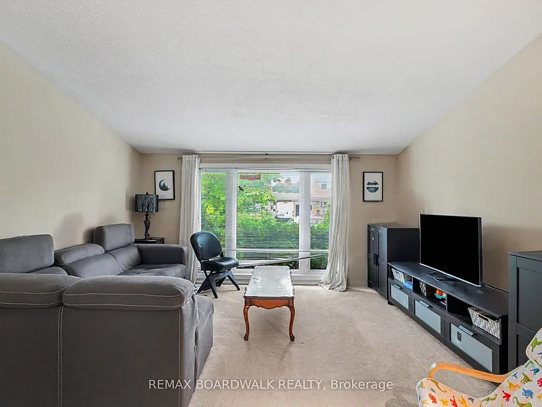 84 Sherway Dr — Photo 5