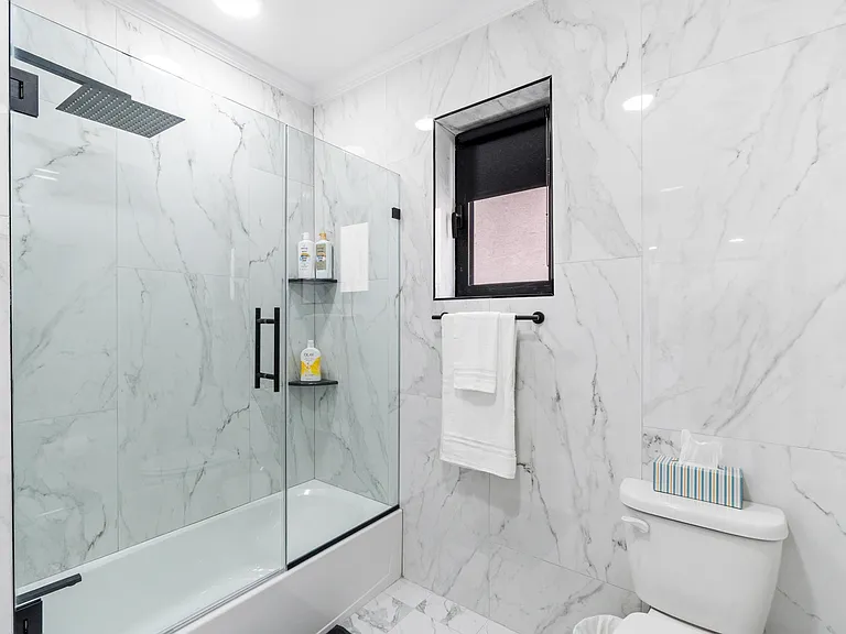 80 Romaine Ave — Photo 6