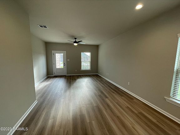 2nd image of 101 Lightbourne Dr