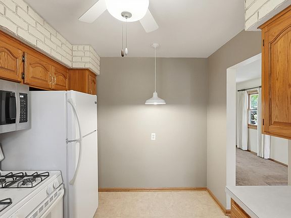 5th image of 4109 Cleveland St NE
