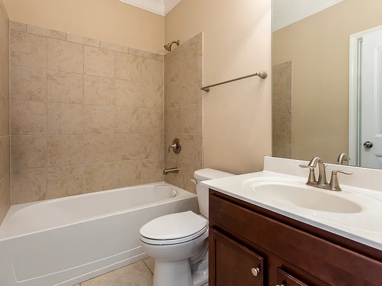 930 Hampton Oaks Dr — Photo 14