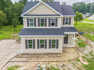 400 Peregrine Ridge Dr, New Bern, NC 28560