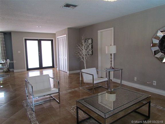 4th image of 471 Birchwood Way