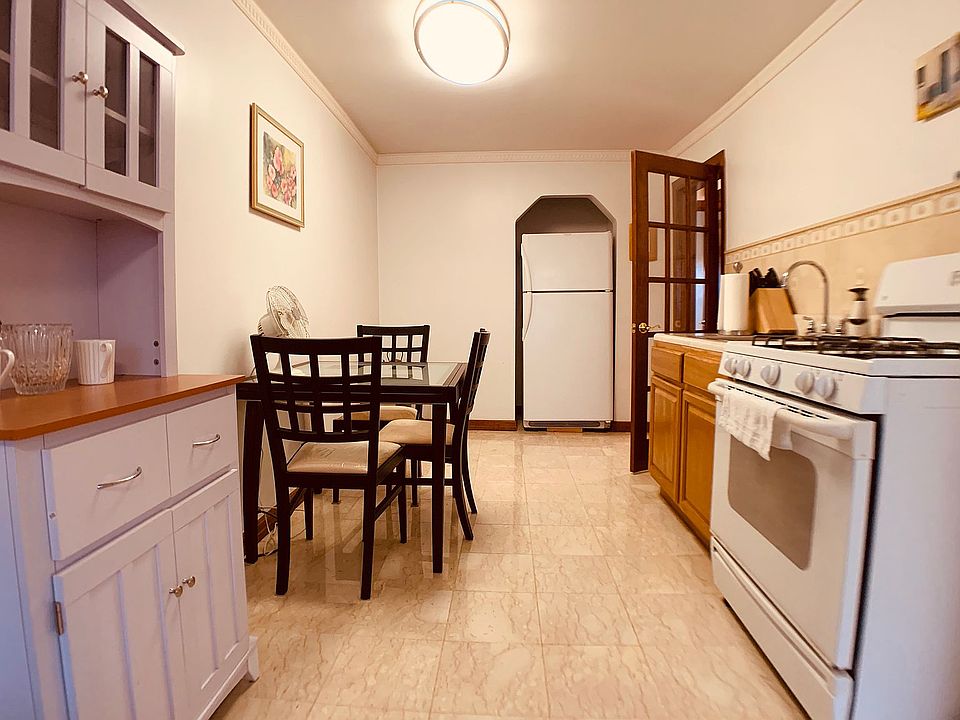 2042 28th St Astoria, NY Zillow Apartments for Rent in Astoria
