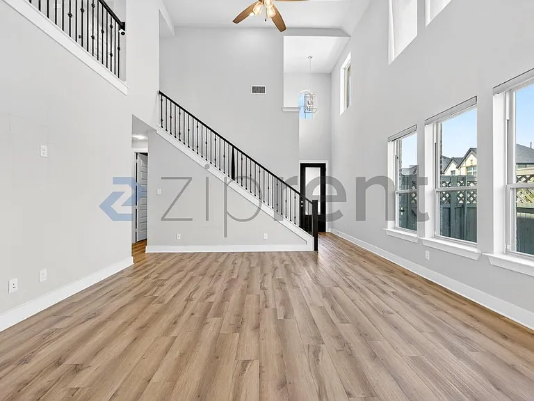 2301 Norma Ln — Photo 7