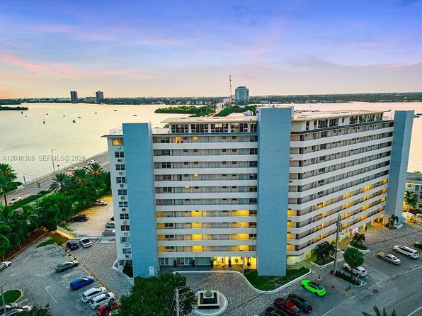 7904 West Dr APT 214, North Bay Village, FL 33141