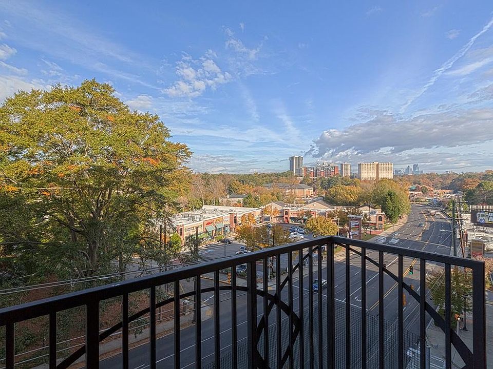 2nd image of 2277 Peachtree Rd NE Unit 602