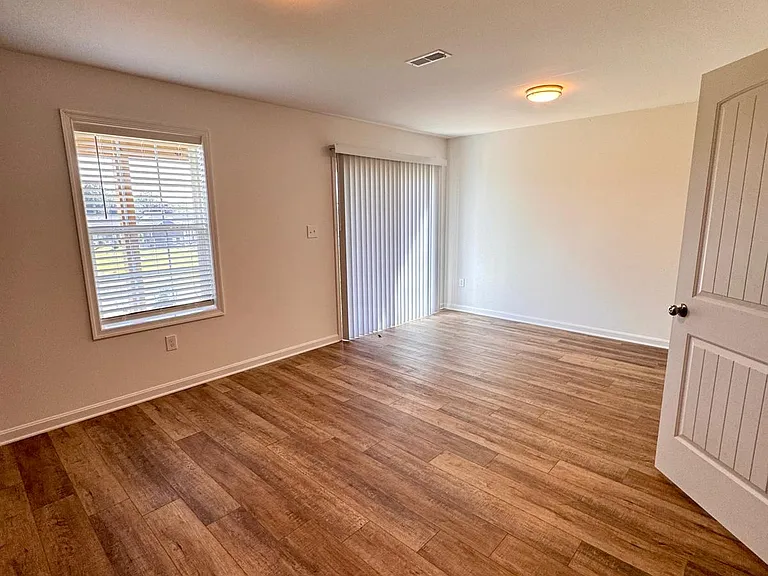 331 Avon Dr — Photo 9