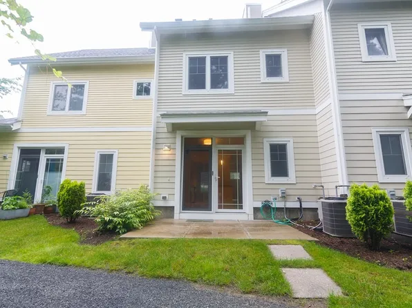 3 Falcon Ln #3, Mattapan, MA 02126