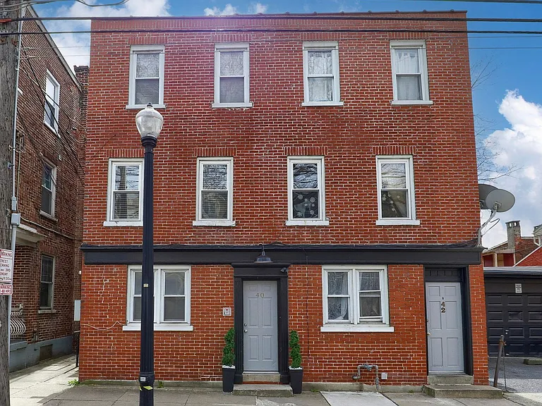 40 W James St #7 — Photo 2