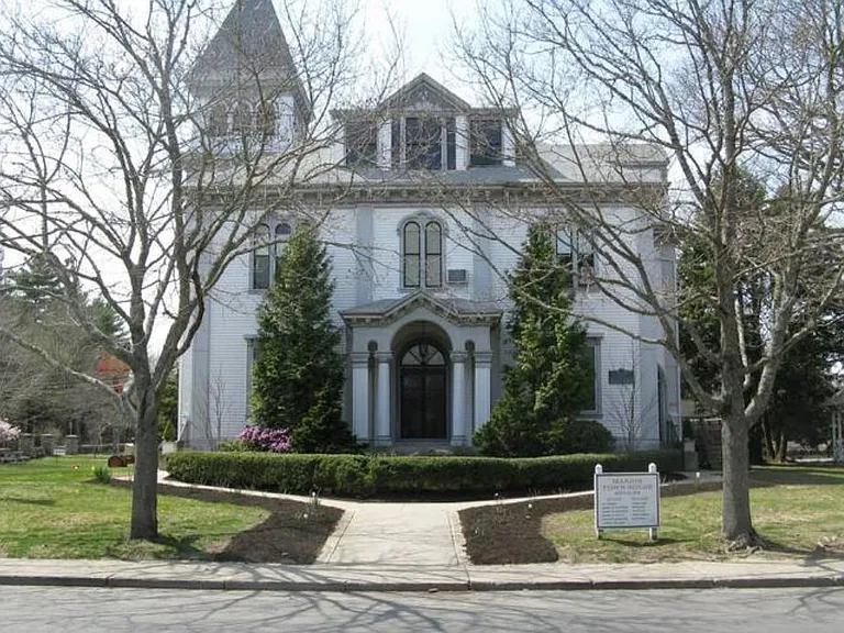 Spring St — Photo 16