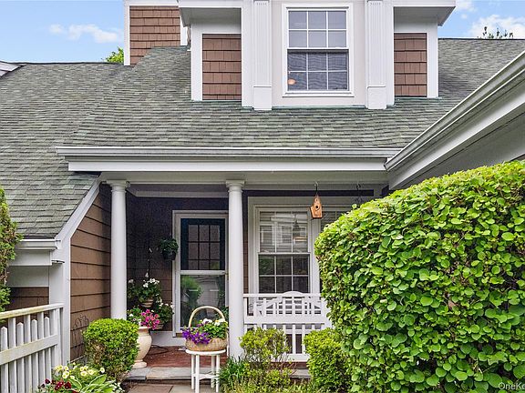 2nd image of 4 Winterberry Lane
