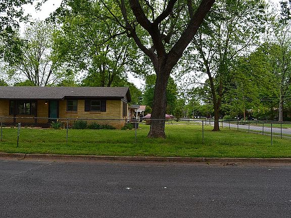 4th image of 4021 Cabana Dr SW