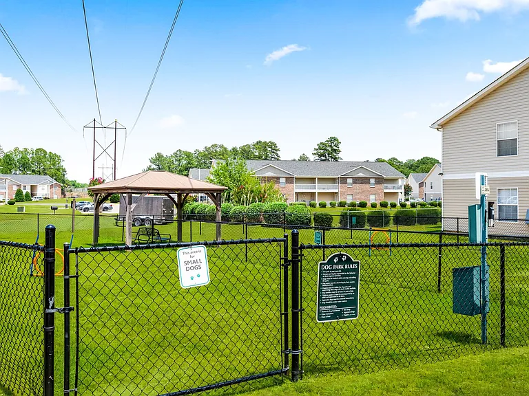 Britt Lake Apartments — Photo 11