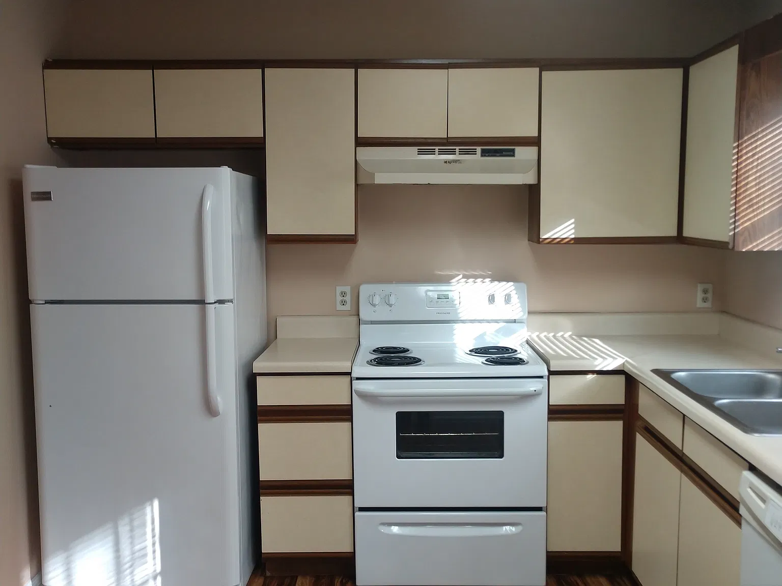 1819 Summerhaven Ave — Photo 2