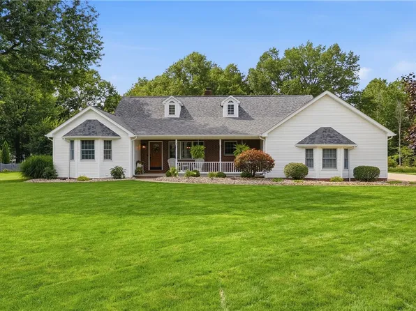 208 Arrowhead Dr, Slippery Rock, PA 16057