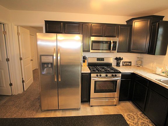5th image of 647 W Sand Hills Ct