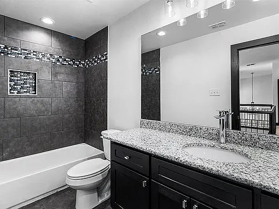 1212 Centennial Trl — Photo 5