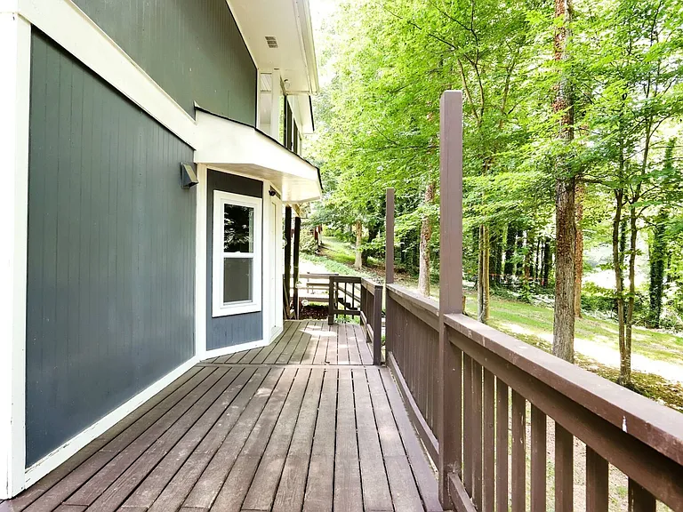 Colony Dr — Photo 23