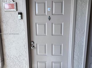 8225 Lake Dr APT 101, Doral, FL 33166