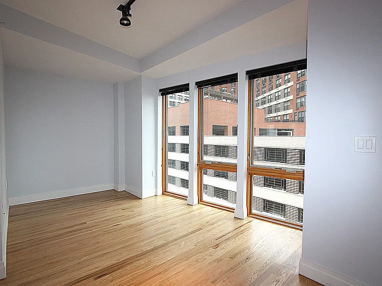 338 Grove St #4C — Photo 3
