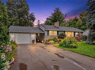 11 Miller Dr, Ancaster, ON L9G2H9