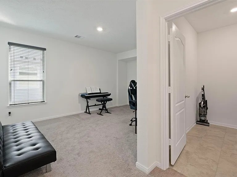 4007 Mossy Banks Ln — Photo 4