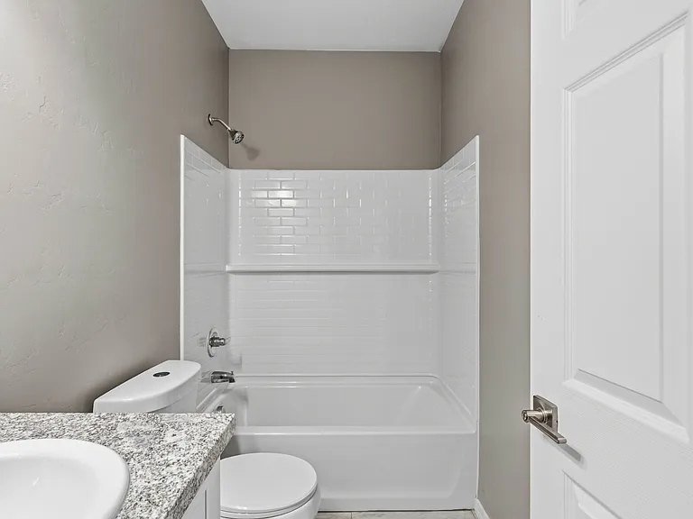 944 W 34th St #1 — Photo 11