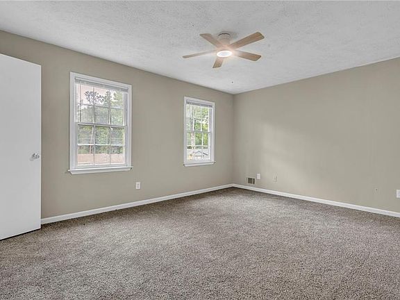 3rd image of 8673 Plumtree Dr