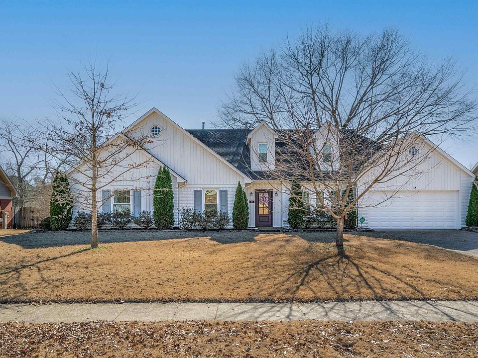 1st image of 353 E Valleywood Dr