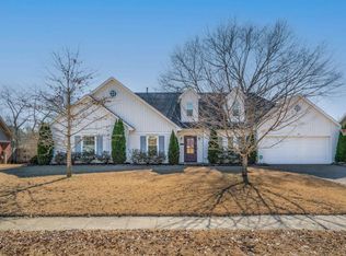 353 E Valleywood Dr, Collierville, TN 38017