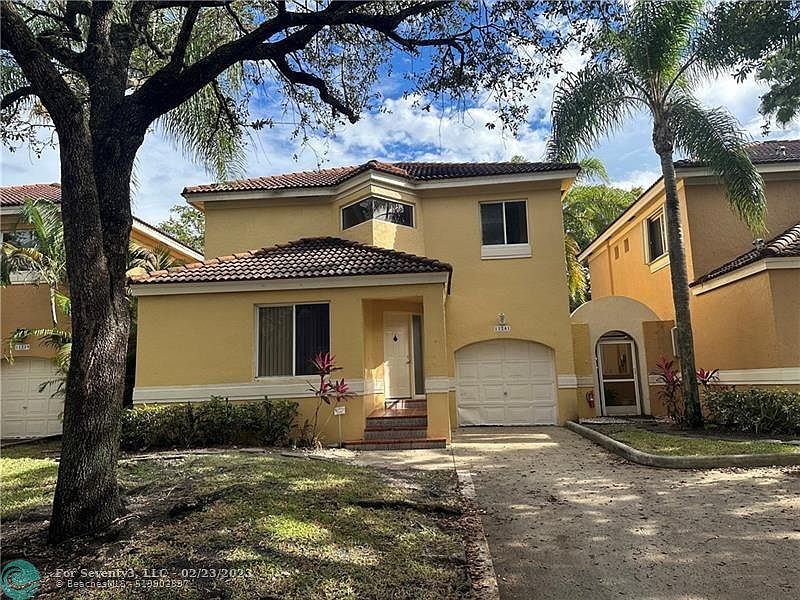 1st image of 11241 Lakeview Dr E #16