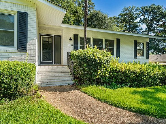 3rd image of 4045 Savannah Dr