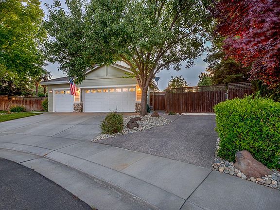 2nd image of 6 Tadlock Pl