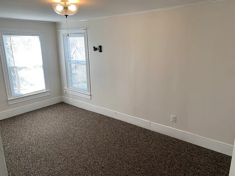 43 Linwood Ave — Photo 8