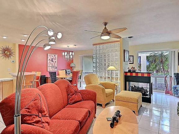 4th image of 556 Gardenia Ln