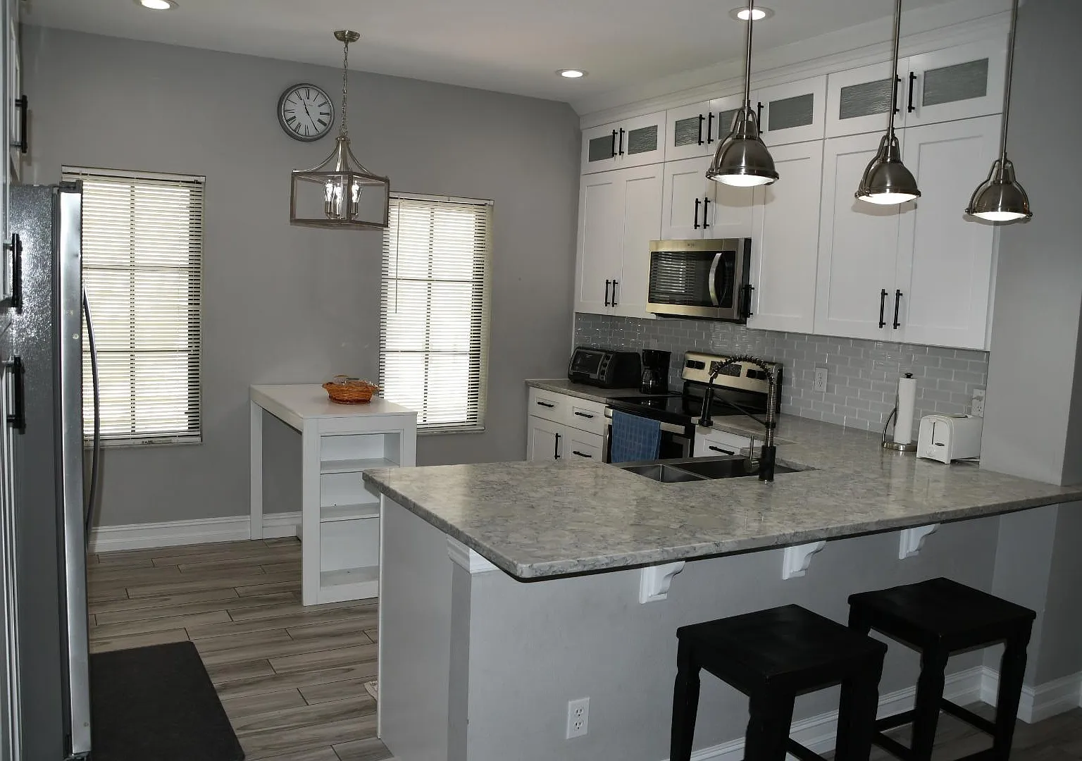 1009 Falling Leaf St — Photo 2