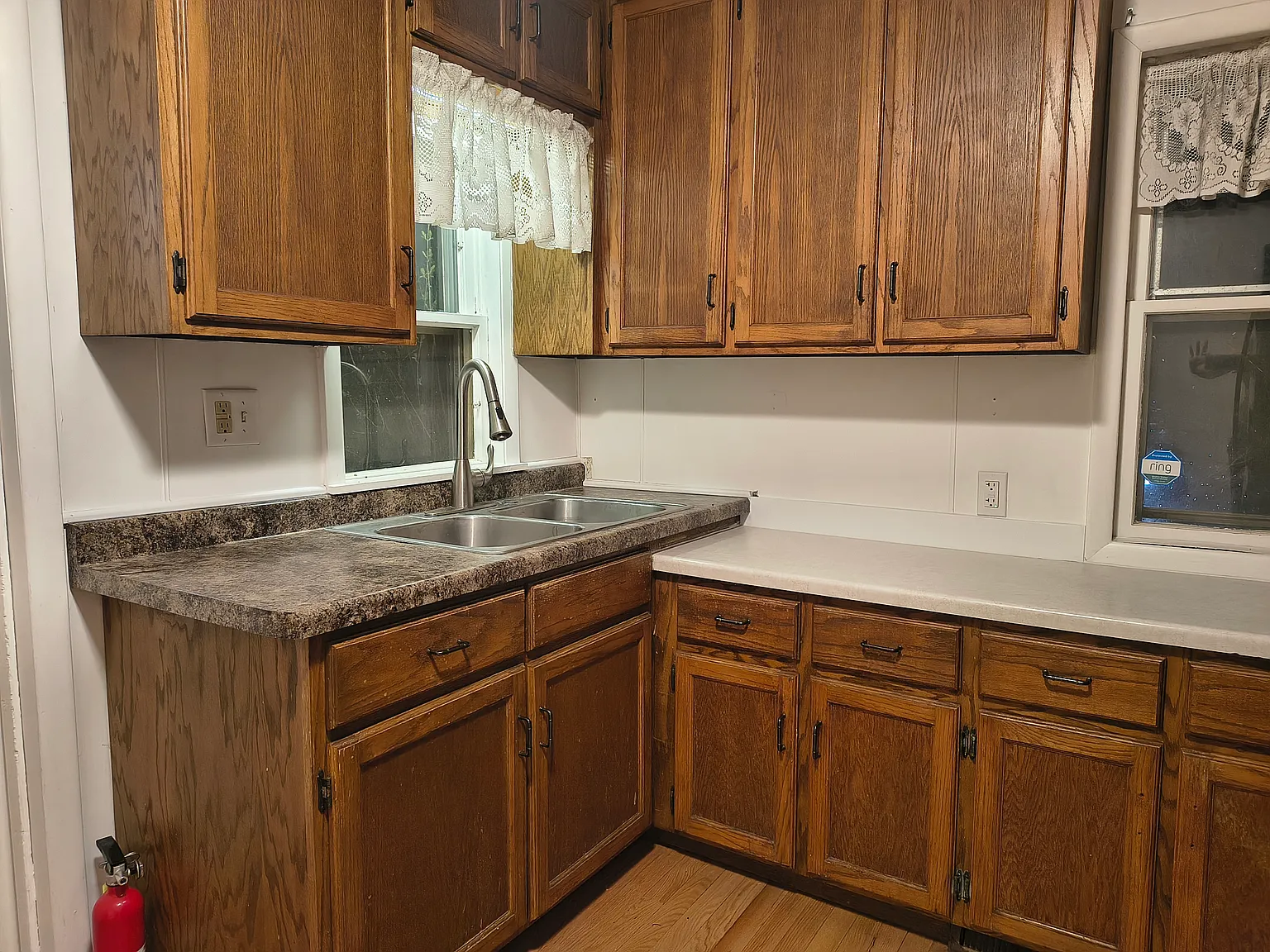 2 bed, 900 sqft, $1,299 — Photo 2