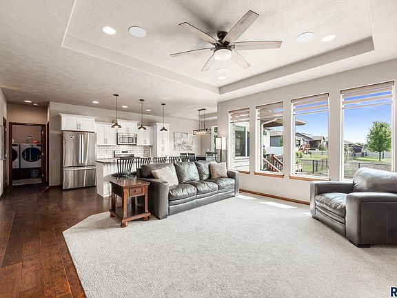 5th image of 3604 S Home Plate Ave