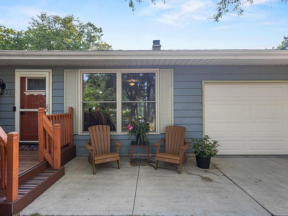 4th image of 225 Coach House Dr