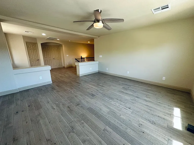 9842 Russian Hill St — Photo 31