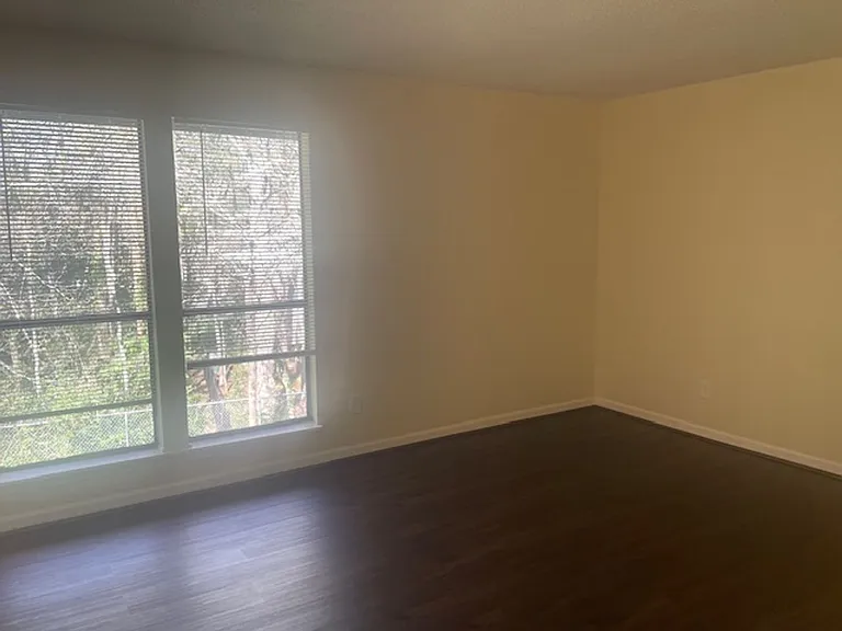 114 Cedar Cove Ln — Photo 5