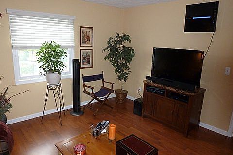 2nd floor den