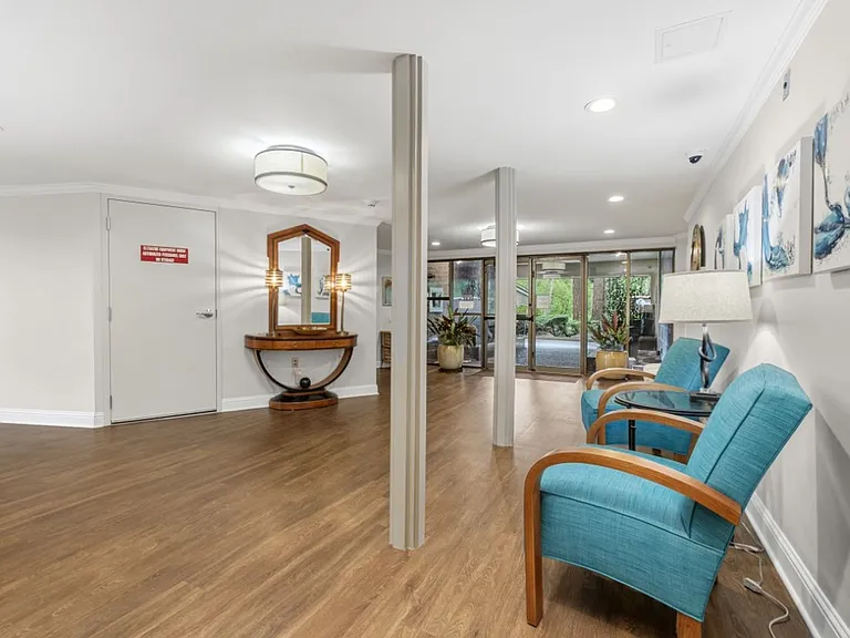 550 Elm Way #106 — Photo 4