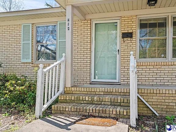 4th image of 218 Davis St