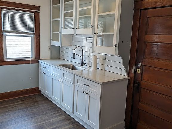 2nd image of 3901 Stickney Ave #B