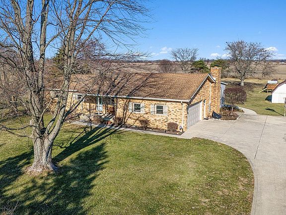 3rd image of 1879 Simpson Rd